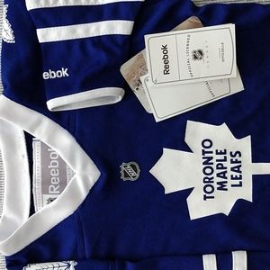 Brand new NHL Toronto Maple Leafs jersey, officially licensed Reebok 2T-4T